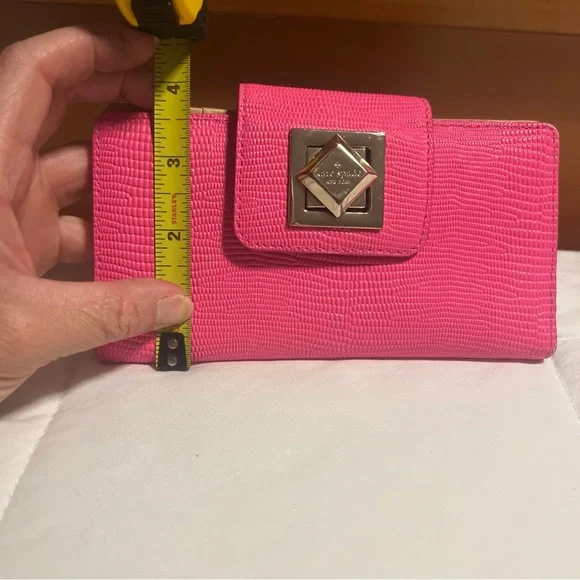 Kate Spade New York pink buckle closure wallet. - Picture 6 of 7